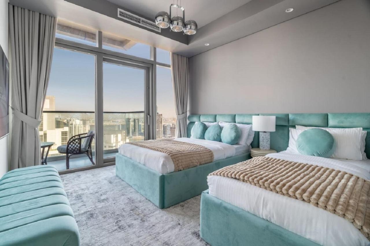 Stunning Burj Khalifa View 5 Star Hotel Amenities - 4