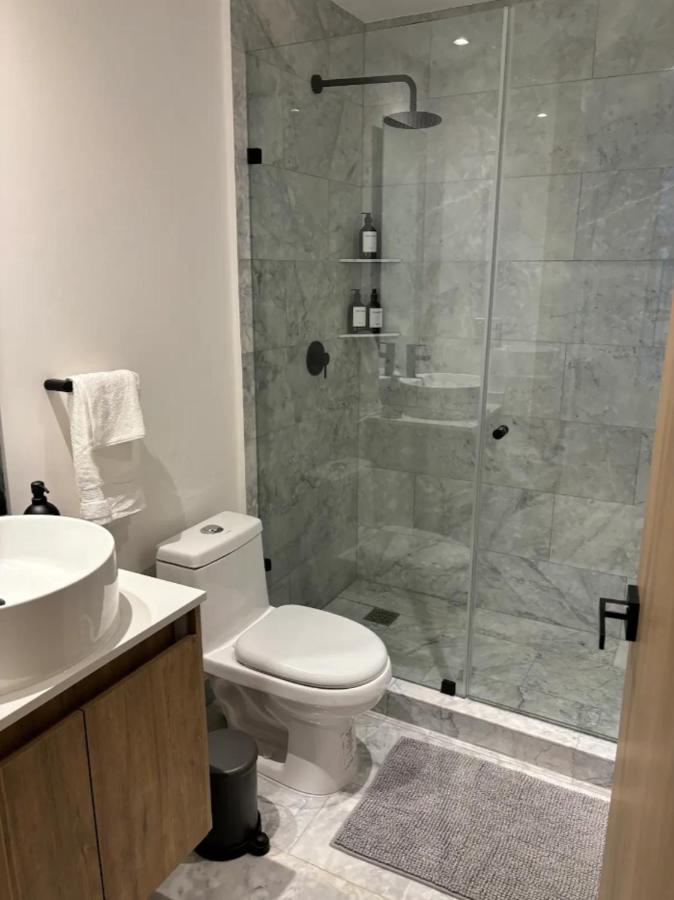 F205 - 1BDR - 1BTh - 3