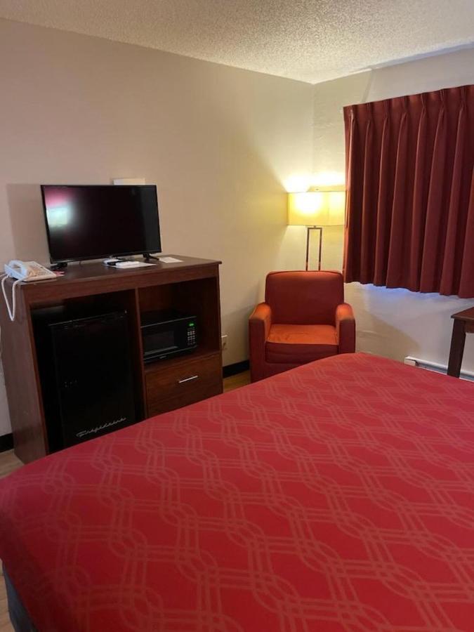 Bldg. 560, High Desert Inn — photo 10