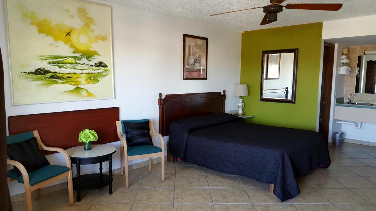 Lago Motor Inn Lake Worth Beach — photo 21