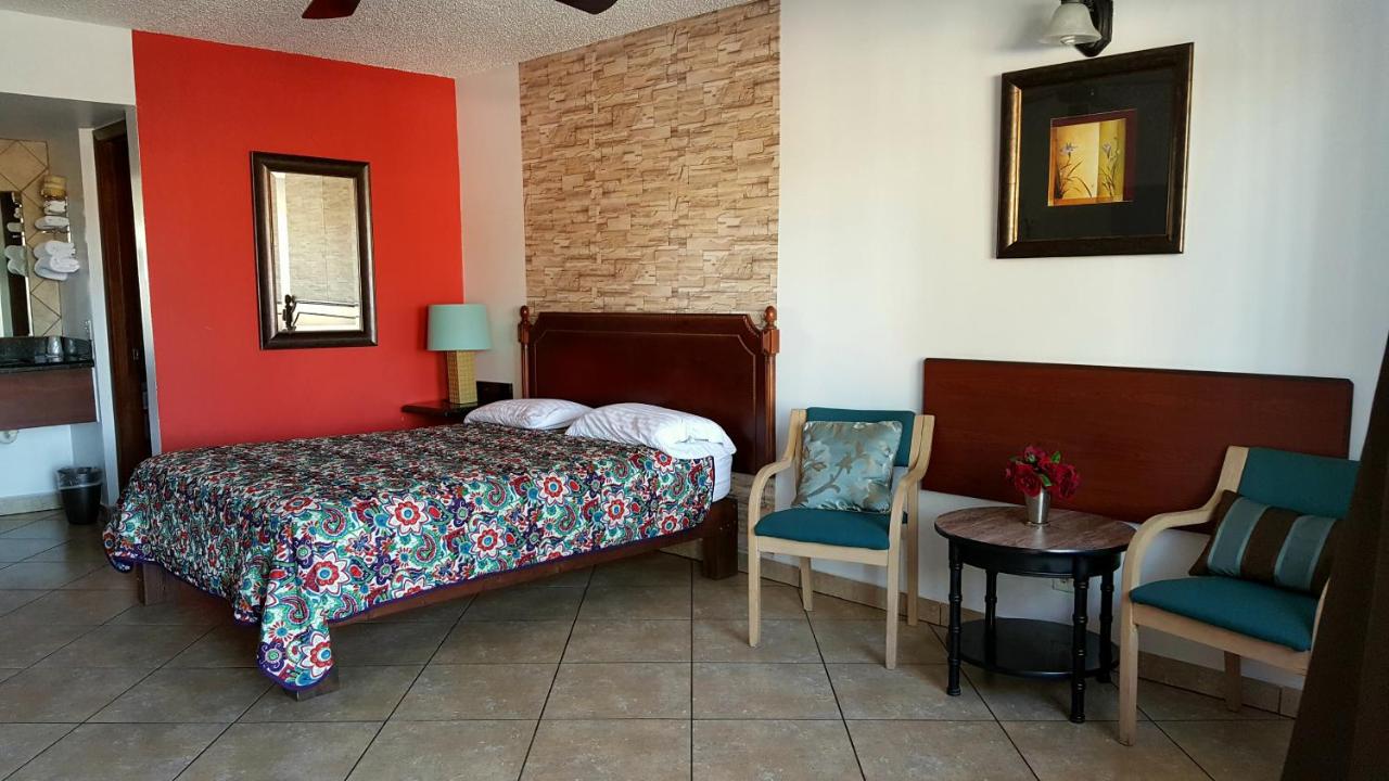 Lago Motor Inn Lake Worth Beach — photo 24