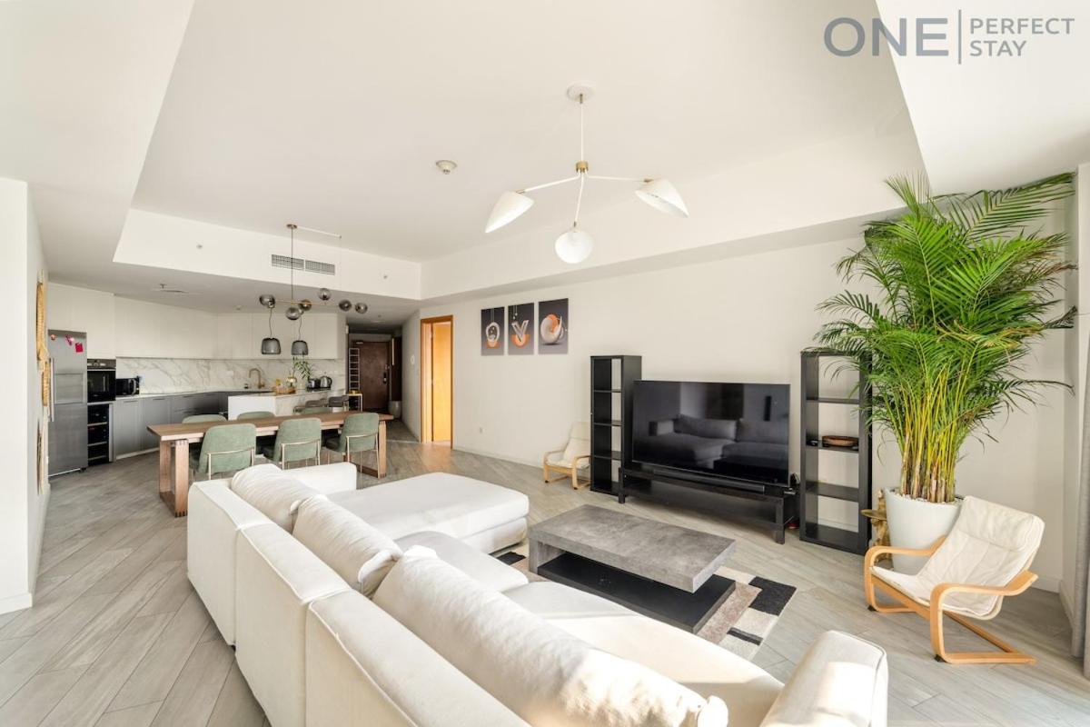 Stylish & Modern 3BR Apartment in Marina Stunning Views - 4