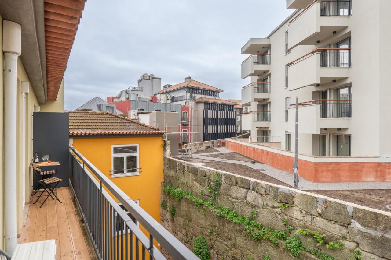 HostWise - Stylish Retreat in Porto's Heart - 5