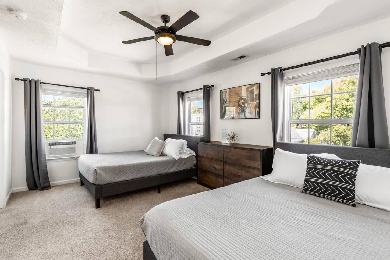 Perfect Sleep 20 Downtown 10 Queen Beds - 5