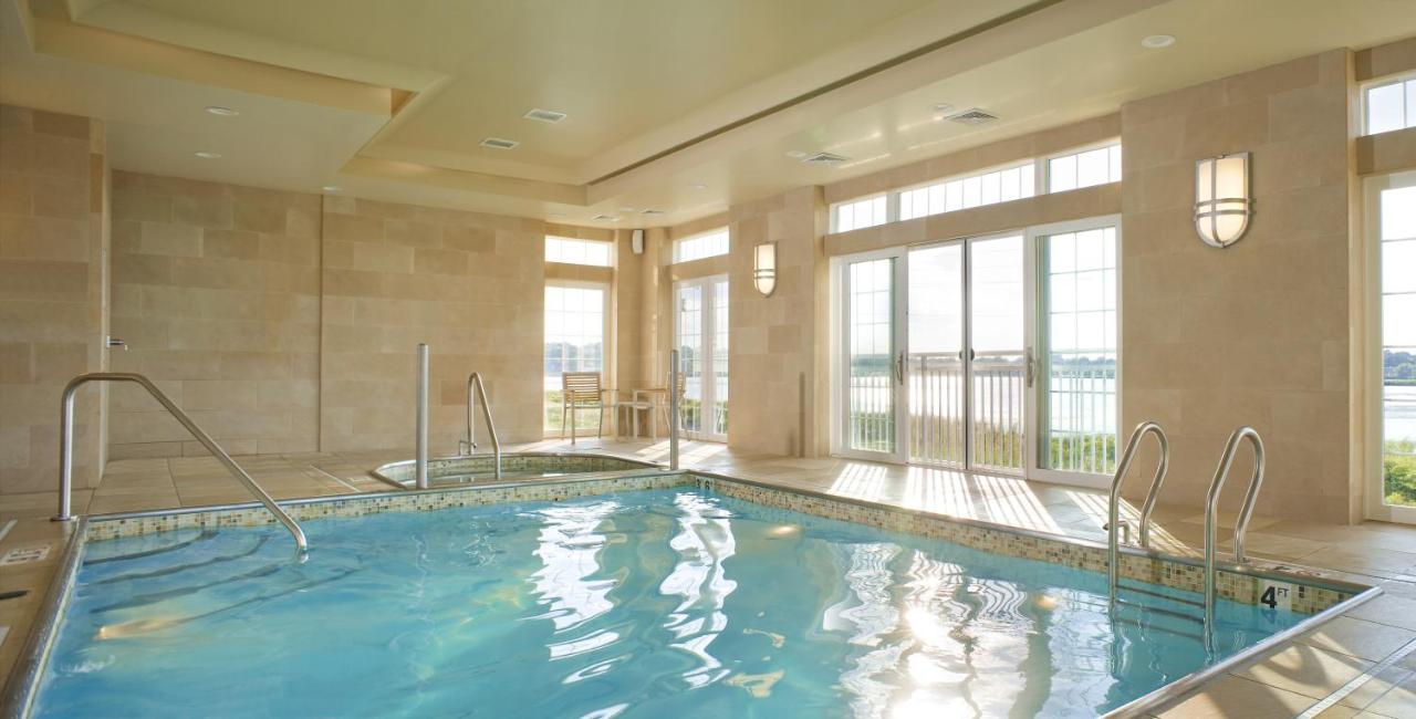 Newport Beach Hotel & Suites — photo 17