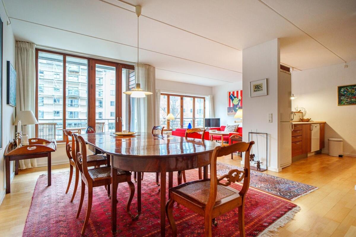 Spacious Canal-View Apartment Near Metro in Christianshavn - 3