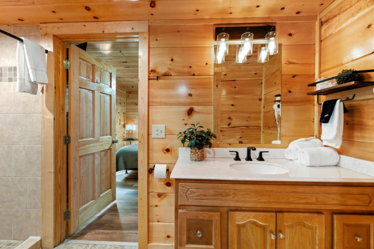 Heavenly High Cabin — photo 22