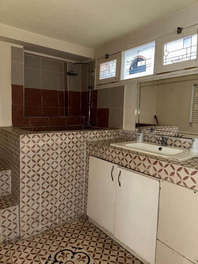 Roza's Istanbul Homestay - 3