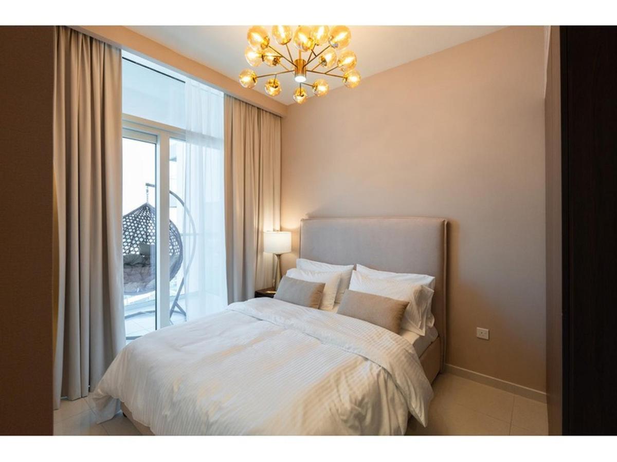 KeyRock Living - Stylish 1BR with Pool Access - 3