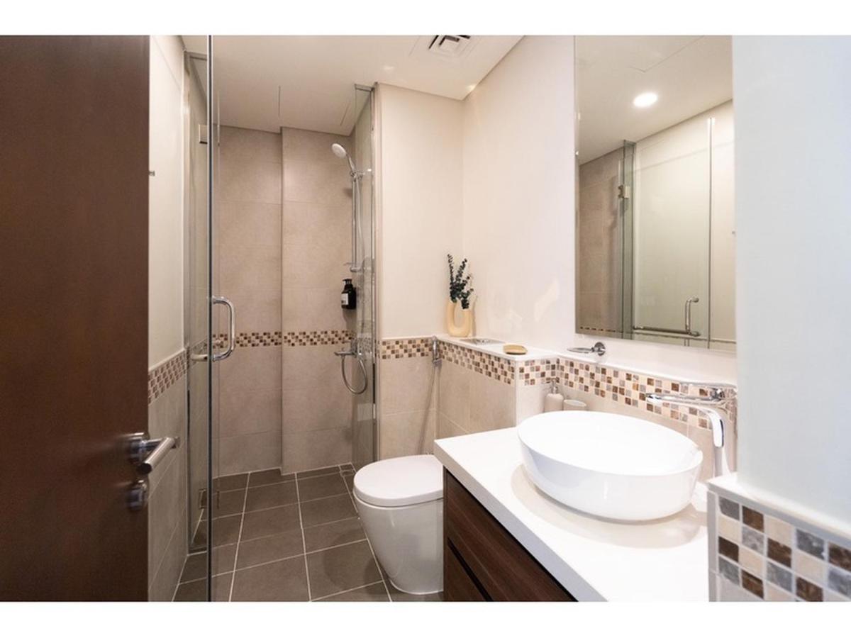 KeyRock Living - Stylish 1BR with Pool Access - 5