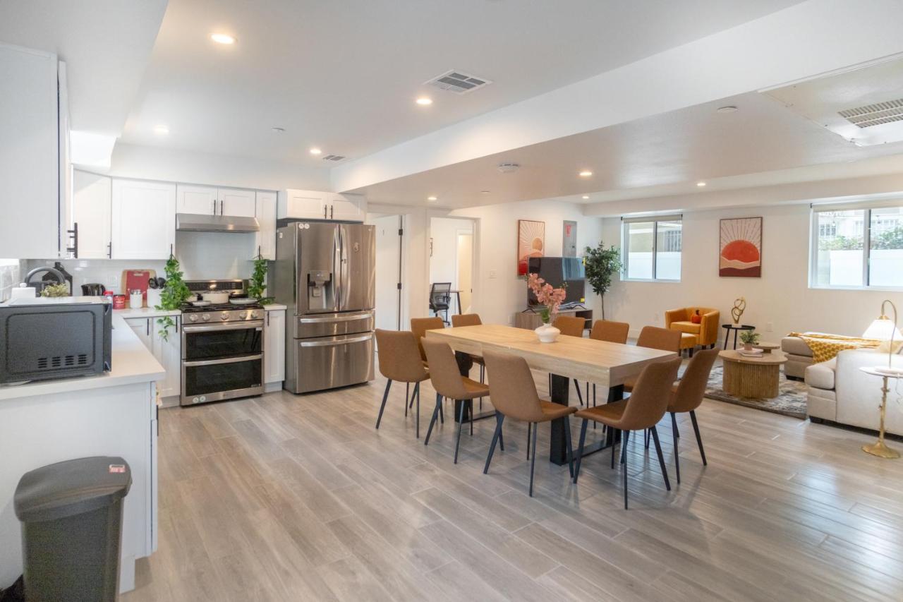 Cozy Urban Retreat near Downtown LA & USC - Private room with shared Living room and kitchen - 4