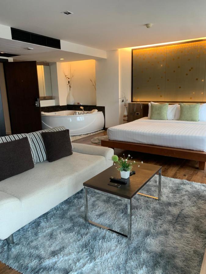 Luxury Suite Room by Atlas X - 2