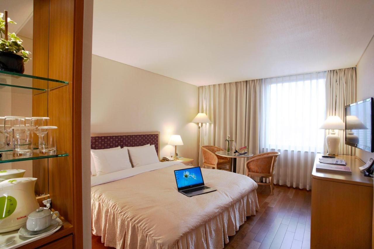 Sejong Hotel Seoul Myeongdong - 2