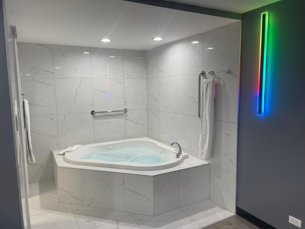 Midway Inn & Suites — photo 3