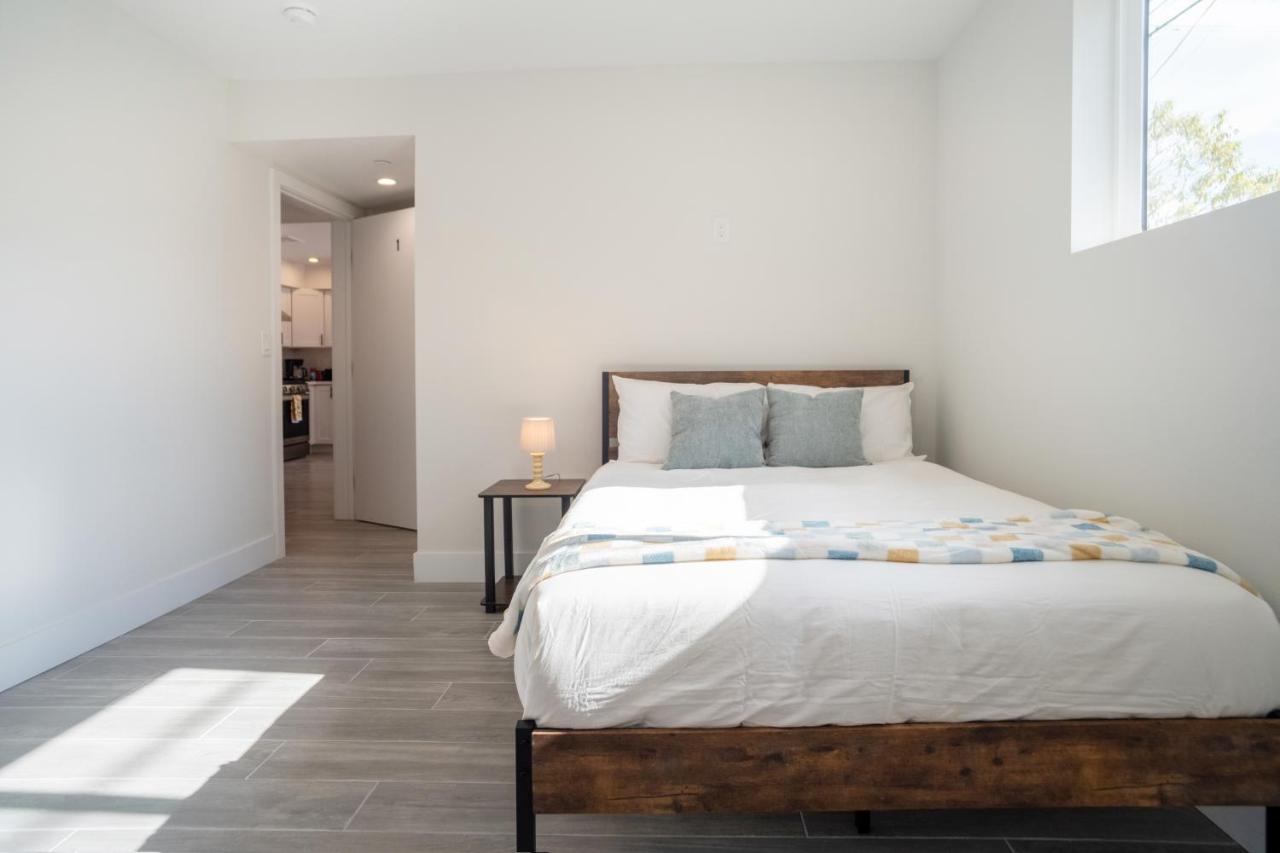 Cozy LA Retreat Near USC Steps to Koreatown & Downtown - 2