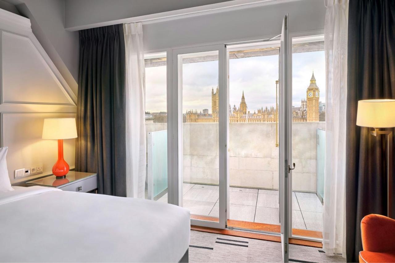 King Room with Balcony and River Thames View