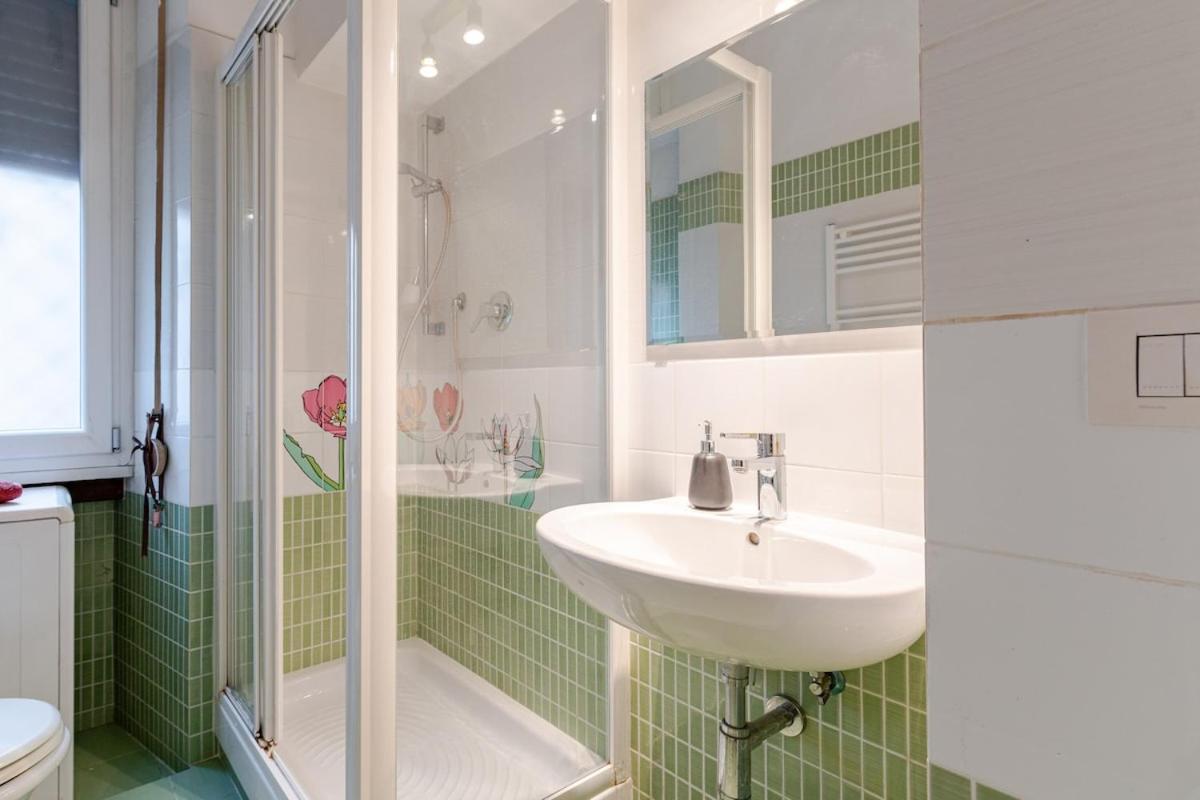 Artistic colorful Apart Vatican Museums - 3