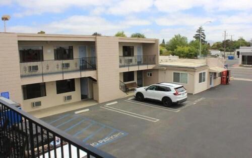 Economy Inn — photo 6