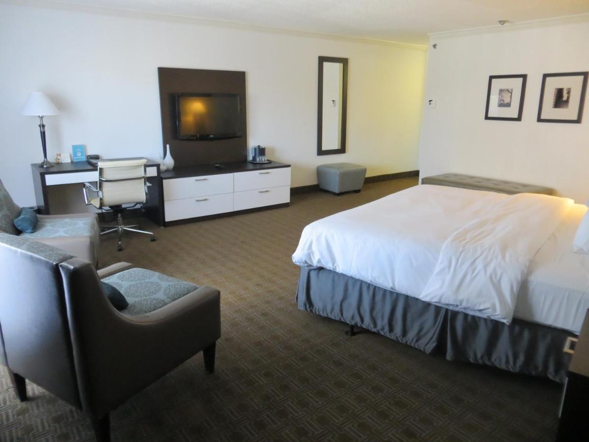 Toronto Don Valley Hotel and Suites - Laterooms