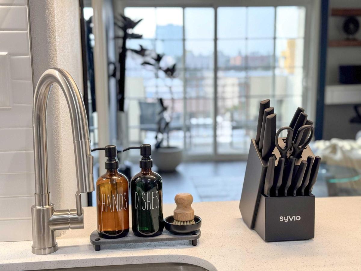 Bright & Spacious in Iconic LA Neighborhood Free parking - 10mins to Cedars - 3