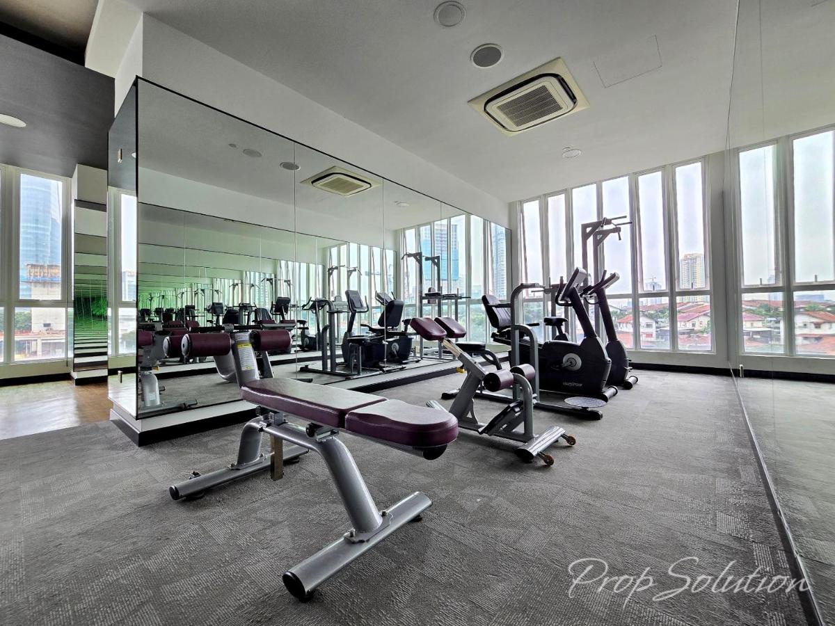 TriTower JB City Luxe CIQ Residence - 5