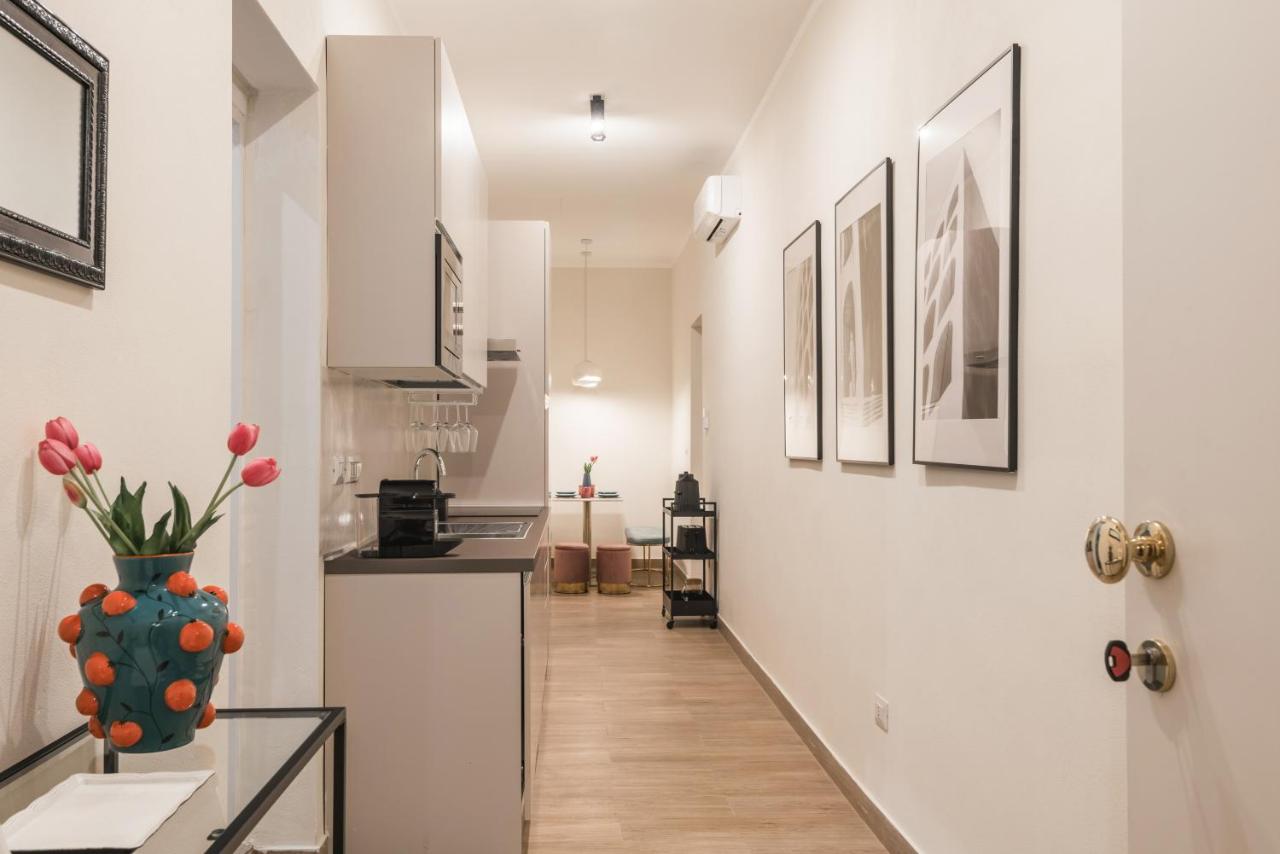 C3 Top Class Apartment, 2 camere da letto, 2 bagni, giardino distante 15 minuti a piedi da Fontana di Trevi - 4