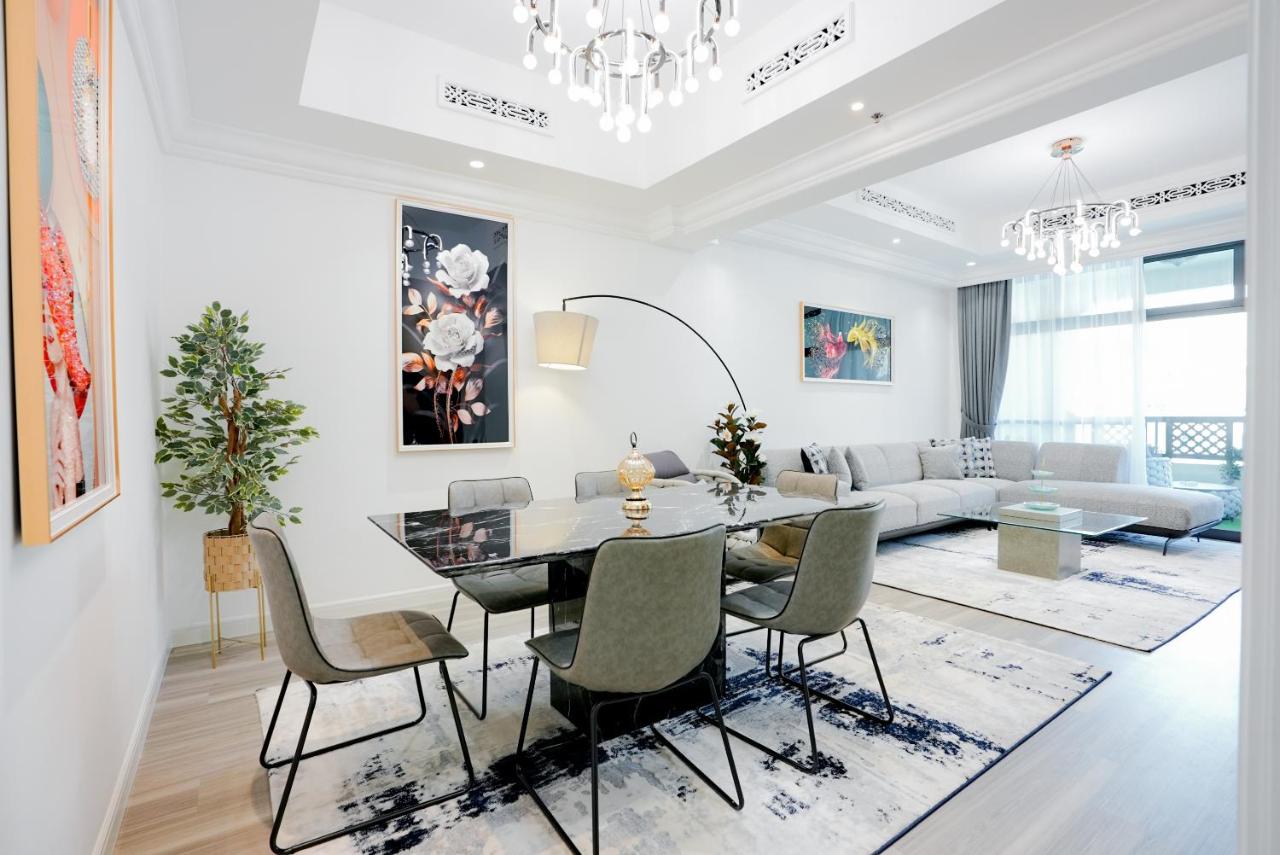 Souk Al Bahar Dubai Fountain and Burj Khalifa view from the Balcony, 2 mins walk to Dubai Mall by Norbu Holiday Homes - 5