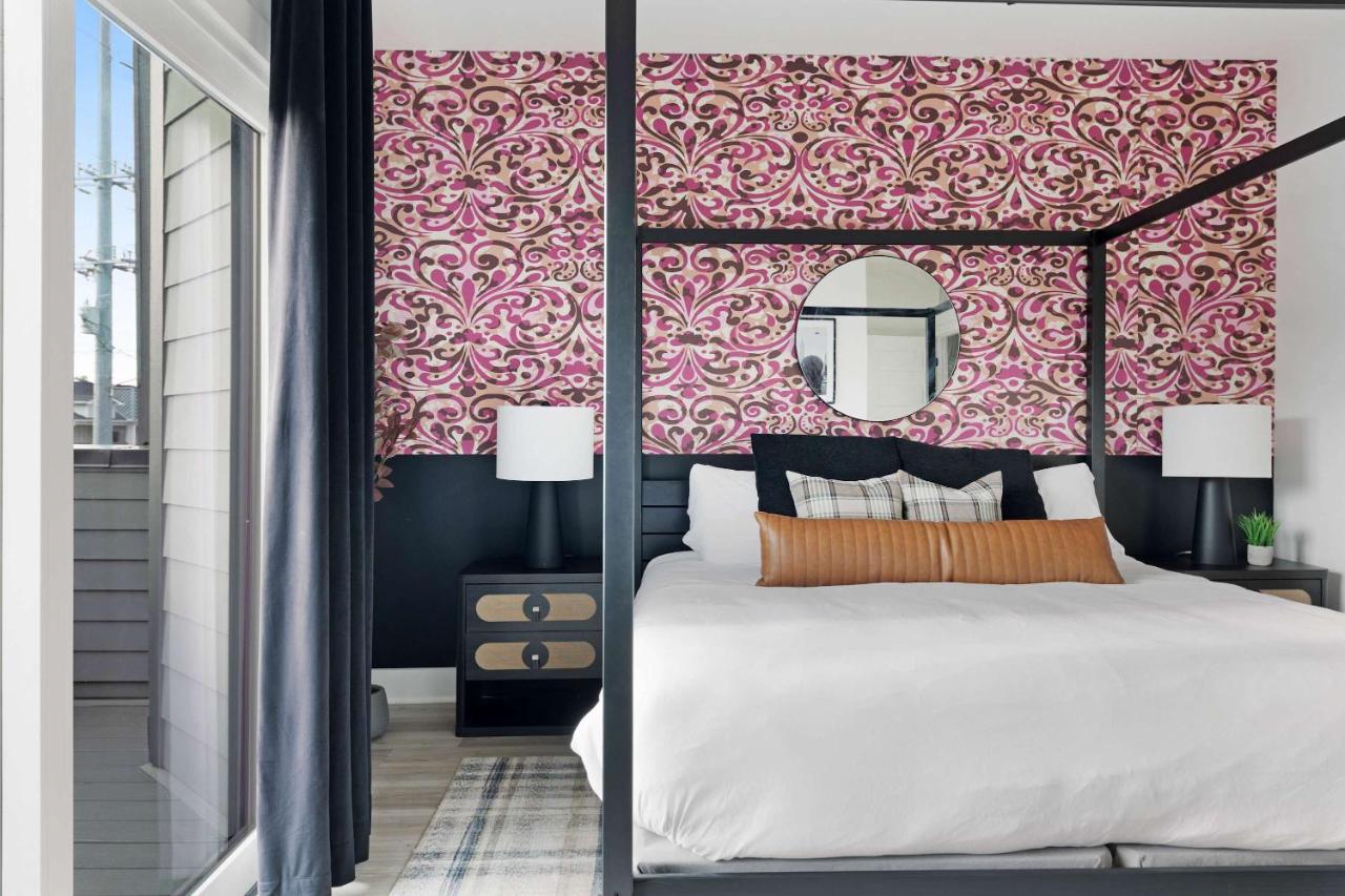 The Bluestem - Stylish Design, Rooftop with Firepit! - 4