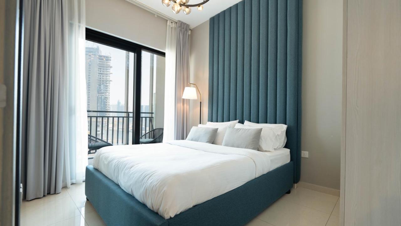 Keyrock Living - Lakeview Retreat in Business Bay - 4