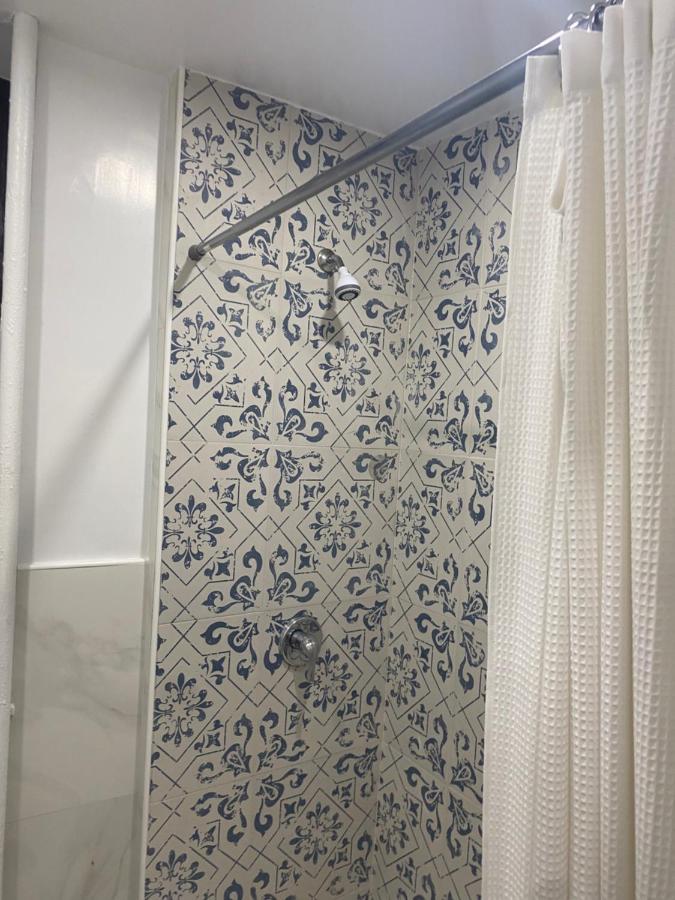 Adam Clayton Apartment - 4