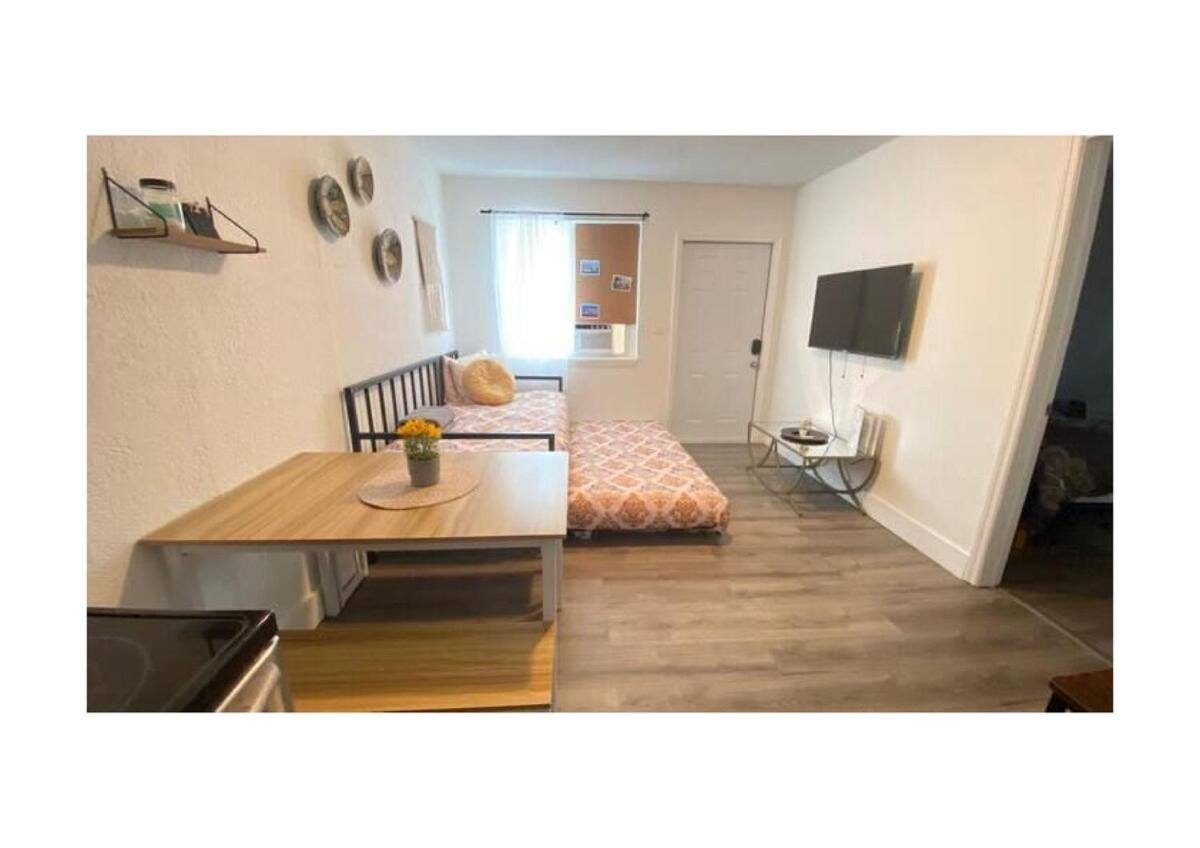 Cozy Place Near Design District - 2