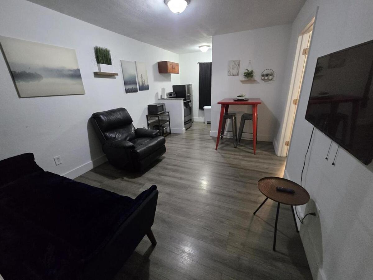 Cozy Place Near Design District - 3