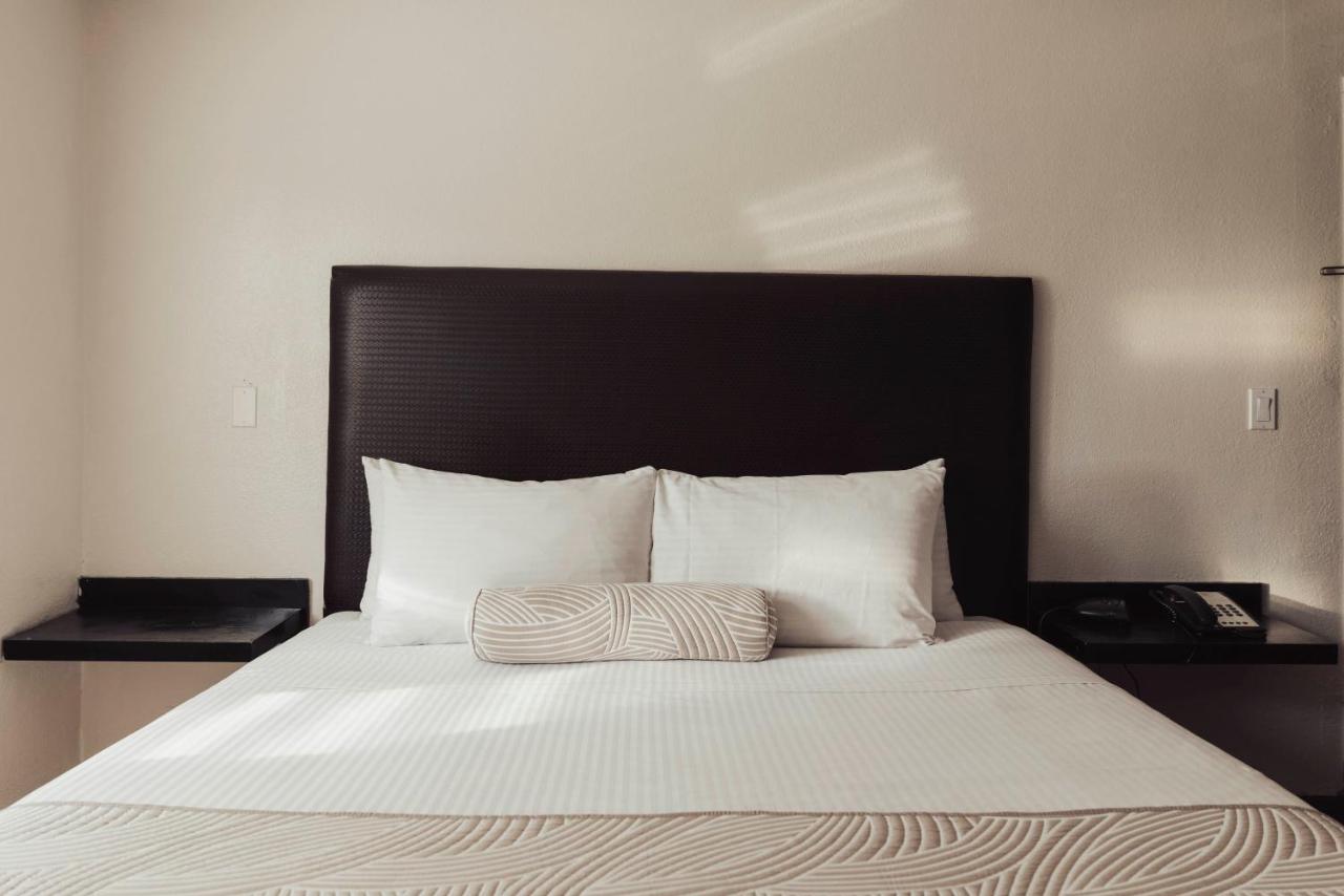 Dixie Hotel — photo 13