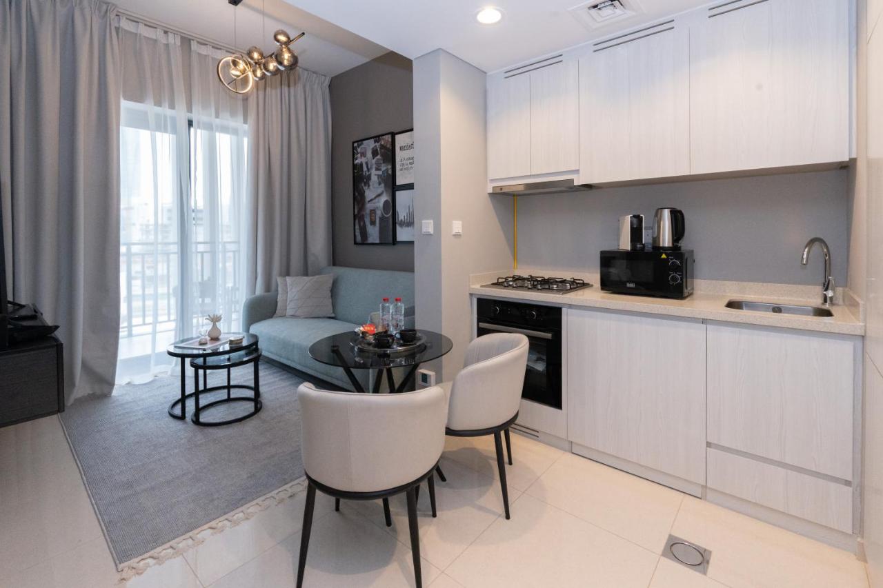 Keyrock Living - Lakeview Luxury with Pool Access - 3