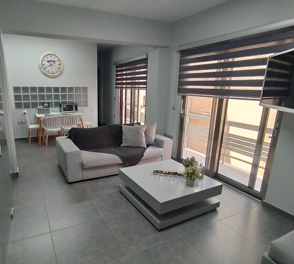 Academys Modern Apartments by Athens Urban Retreat - 3