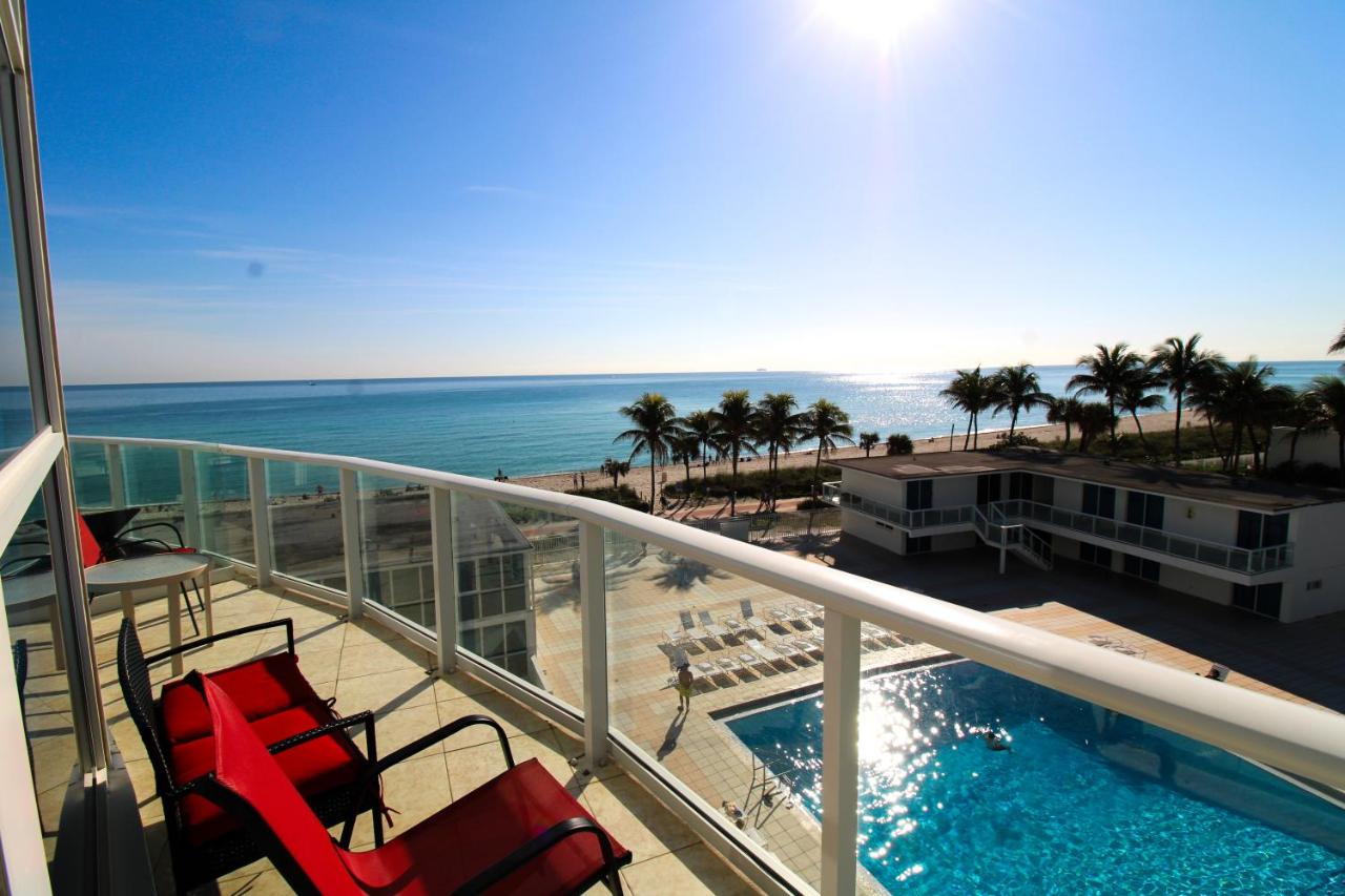 Castle M16 Oceanview Loft with Beach access, Pool, Tennis and Free Parking!