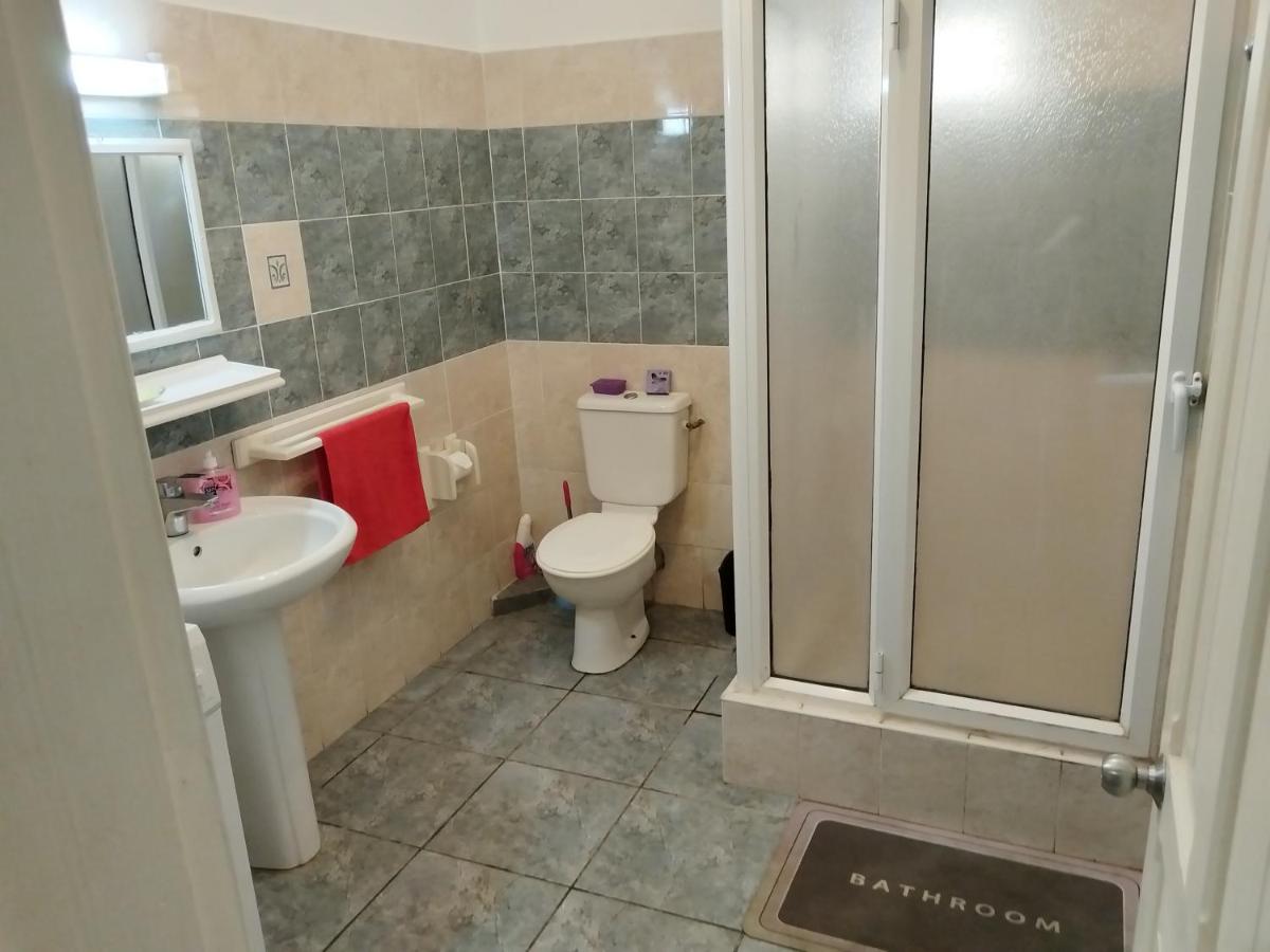 Opp Swimming Poll, Ground Floor, Flic En Flac - 3