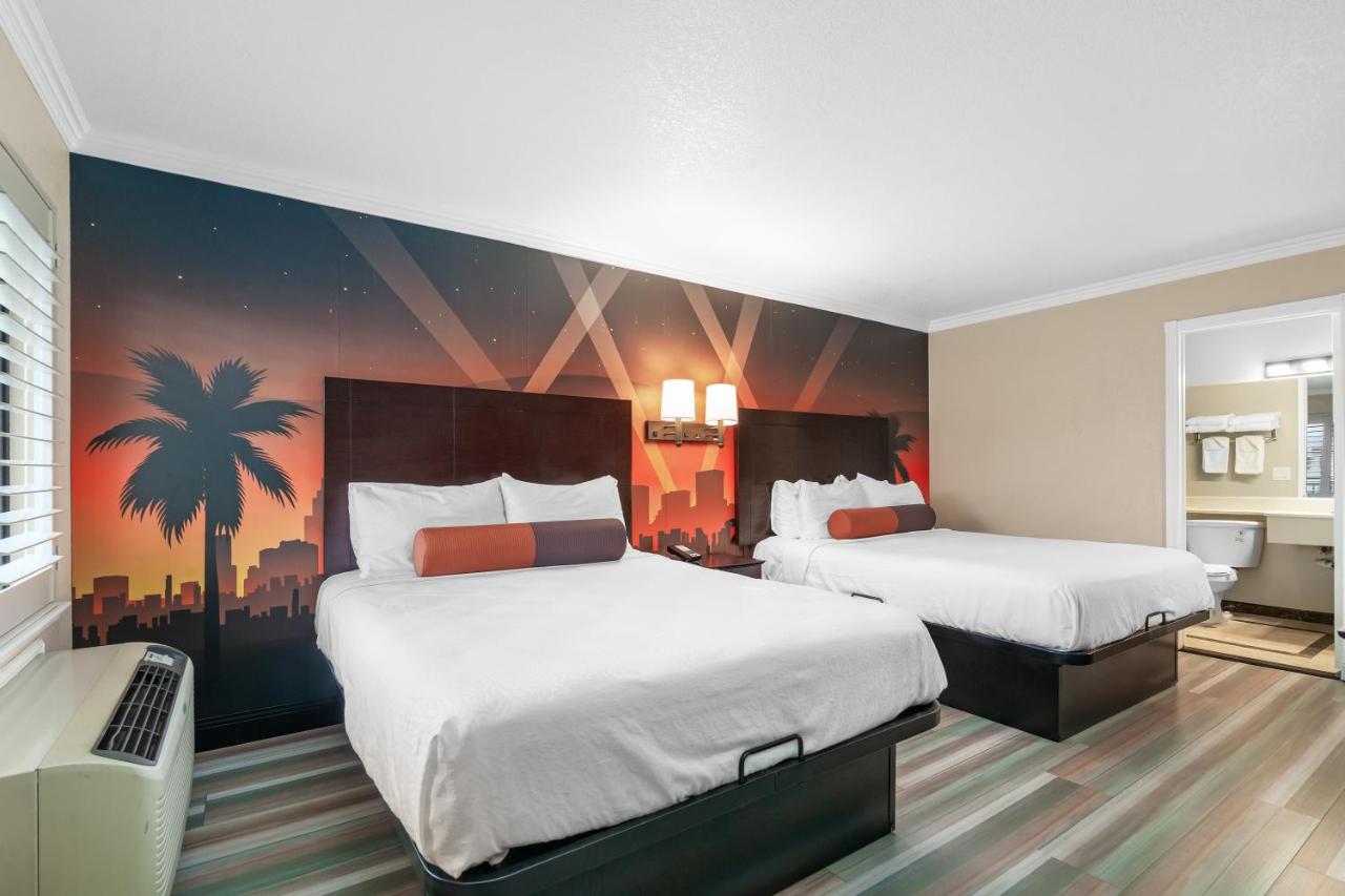 Santa Clarita Motel - Near six Flags Magic Mountain - Valencia — photo 21