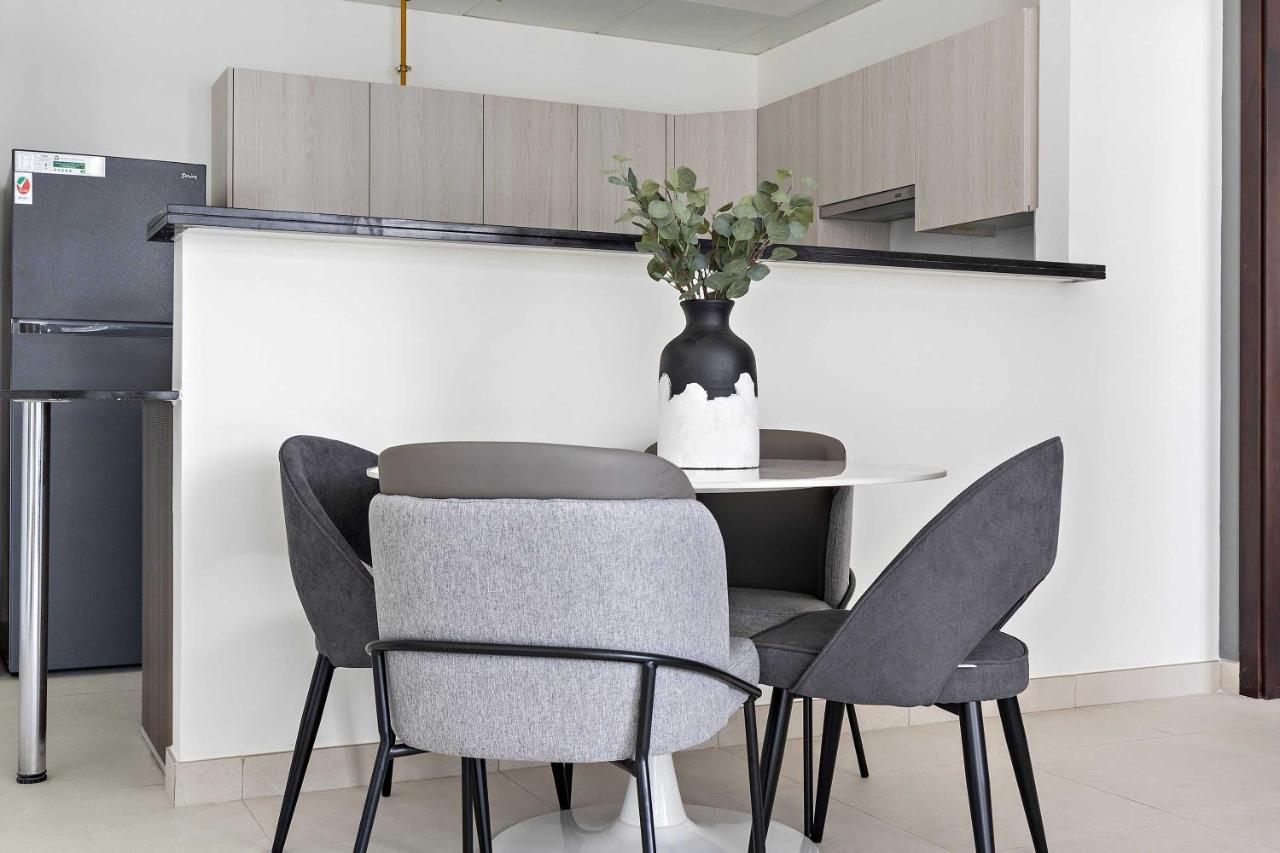 Silkhaus Vacation Homes Modern 1BDR in Najmat Near Reem Central Park - 3