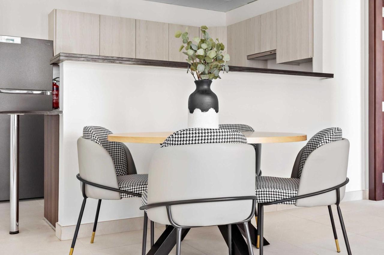 Silkhaus Vacation Homes Chic 1BDR at Najmat Near Reem Central Park - 3