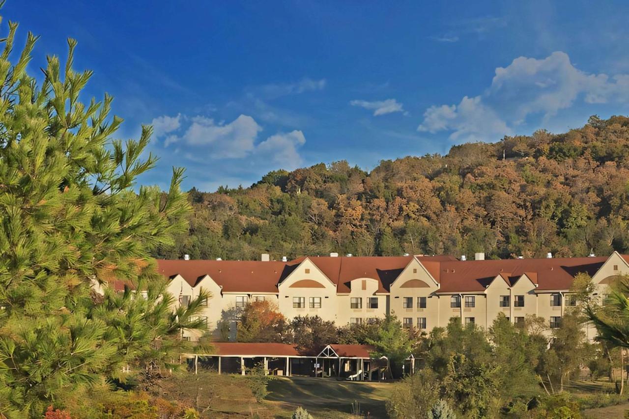 Image: Branson Hillside Hotel