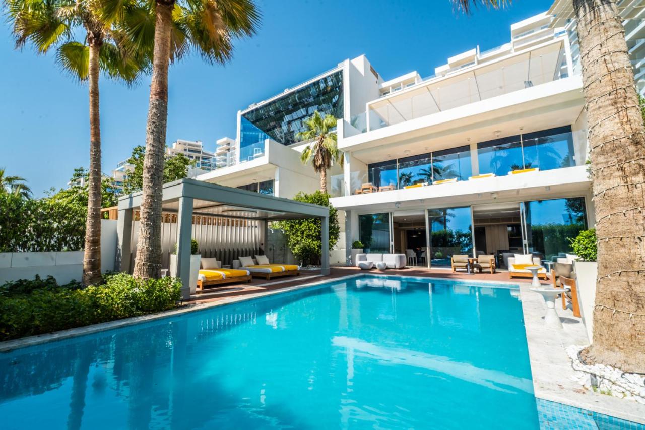 5 Bedroom Beach Villa with Pool