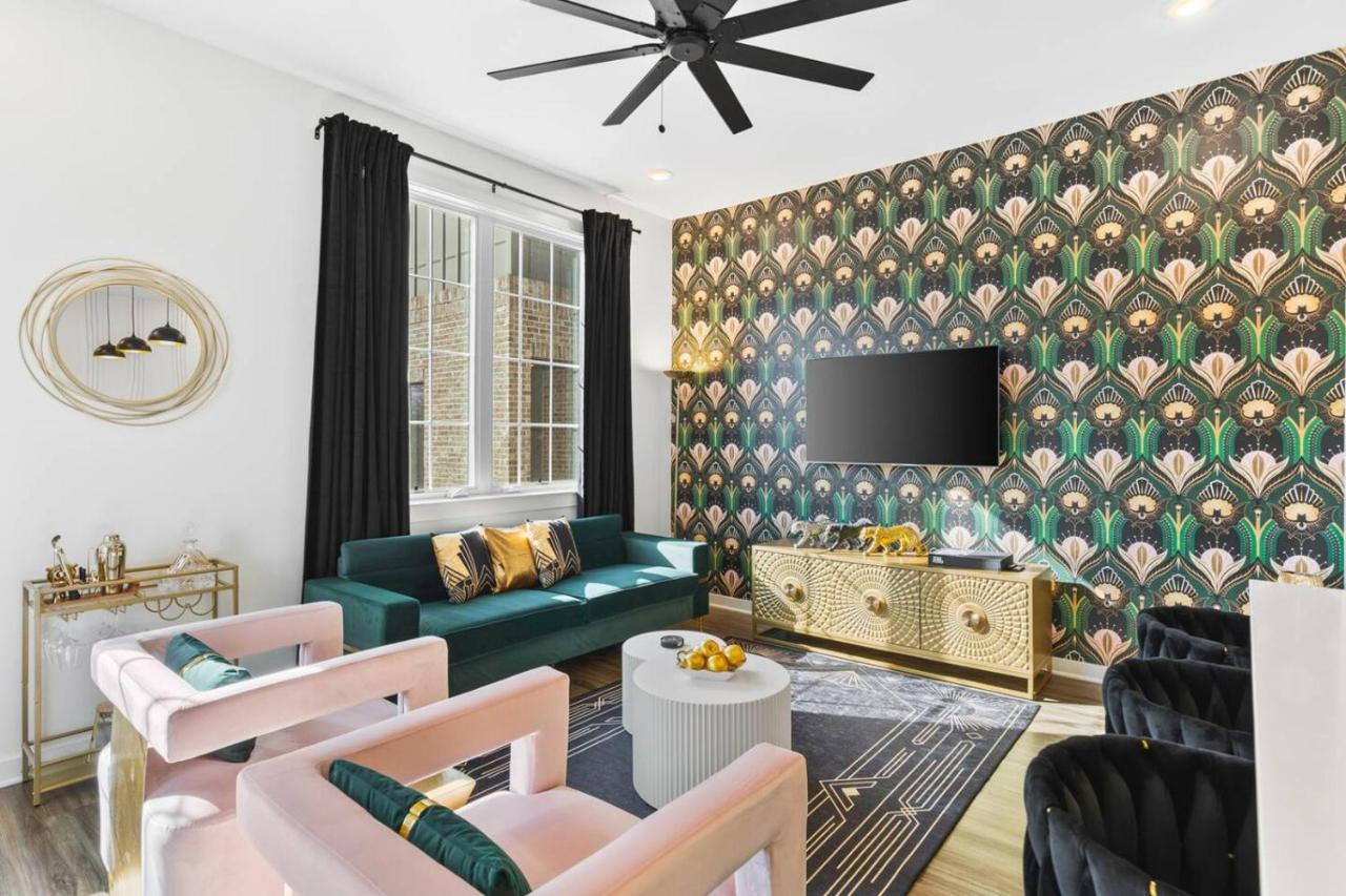 24K Escape - Rooftop Oasis, 3 Miles to Broadway! - 2