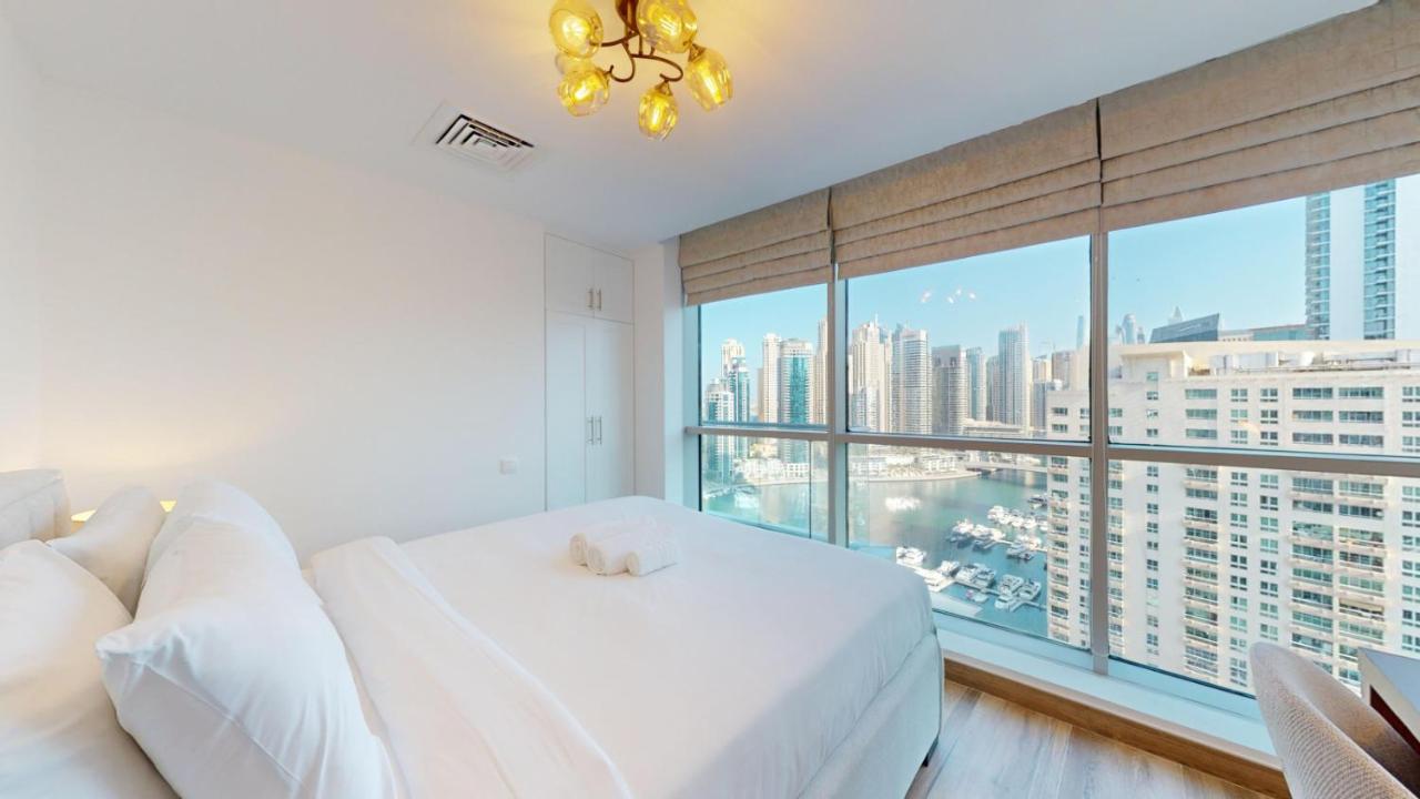 Vacationer Holiday Homes I Hidden Gem in Marina l 3 Bedroom I Yacht Views, Free Pool, Gym & Wi-Fi - 2