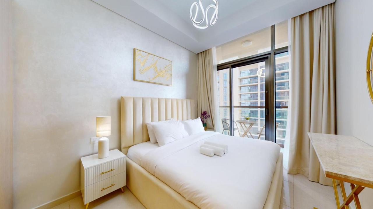 Vacationer Holiday Homes I Calm 1 Bed l Free Parking, Wi-Fi & Pool Access l Business Bay - 2