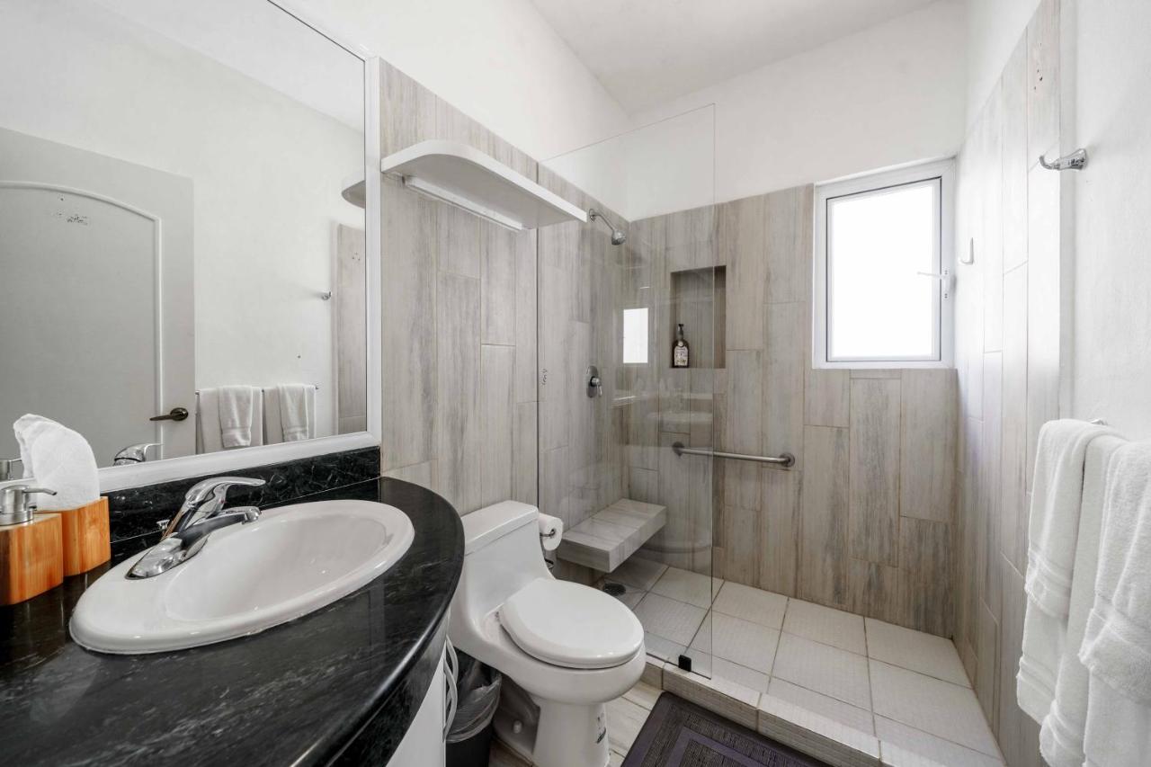 5 Bedroom Modern Villa with Private Pool - Great Location - 5