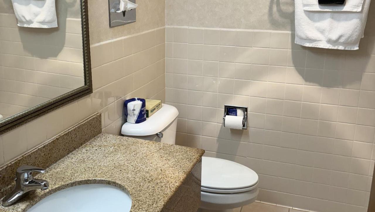 Magnuson Grand Pioneer Inn and Suites — photo 23