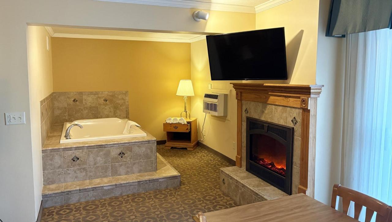 Magnuson Grand Pioneer Inn and Suites — photo 15