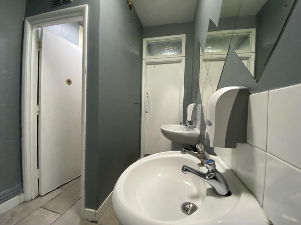 Queen Elizabeth Hostel - 3