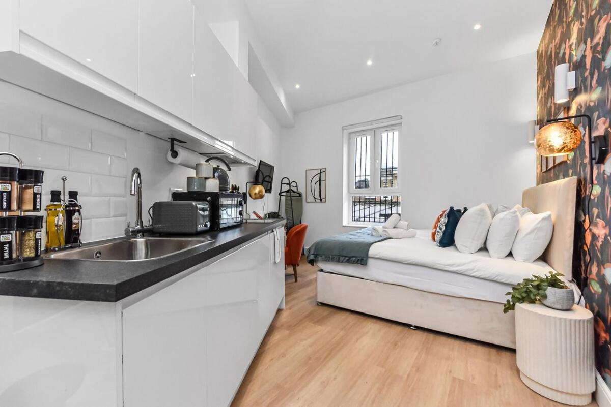 Cute & Compact - Petite Studio with Style! - 5